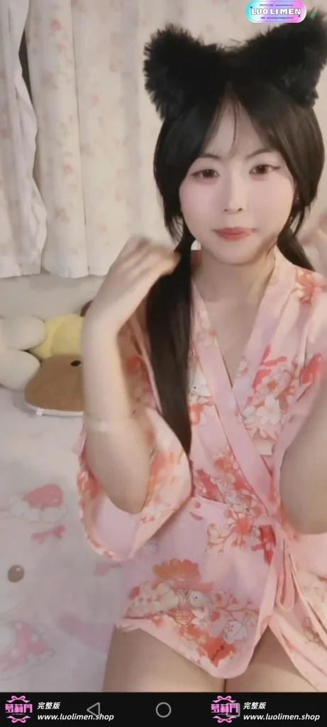 图片[2]-表里不一反差美少女【上瘾】高价一对一裸聊第二期 樱花和服极致挑逗-萝莉门 LUOLIMEN