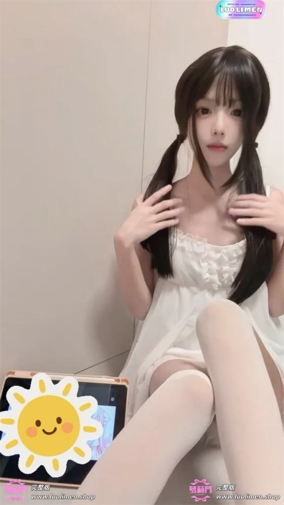 图片[2]-恩恩 – 新作 [520私定版] 5分钟 露脸吊带睡裙白丝 [1V-212MB]-萝莉门 LUOLIMEN